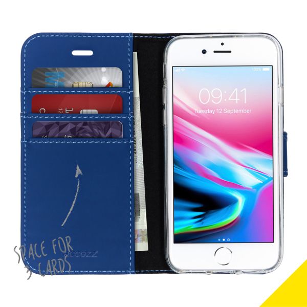 Accezz Wallet Softcase Bookcase iPhone SE (2022 / 2020) / 8 / 7 / 6(s)