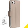 Accezz Wallet Softcase Bookcase iPhone SE (2022 / 2020) / 8 / 7 / 6(s)