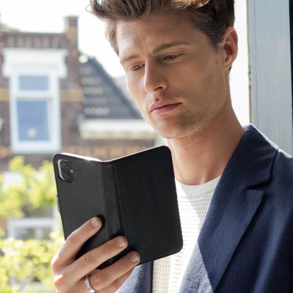 Selencia Echt Lederen Bookcase Samsung Galaxy A70 - Zwart / Schwarz / Black