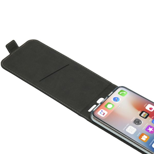 Accezz Flipcase iPhone 11 Pro Max - Zwart / Schwarz / Black