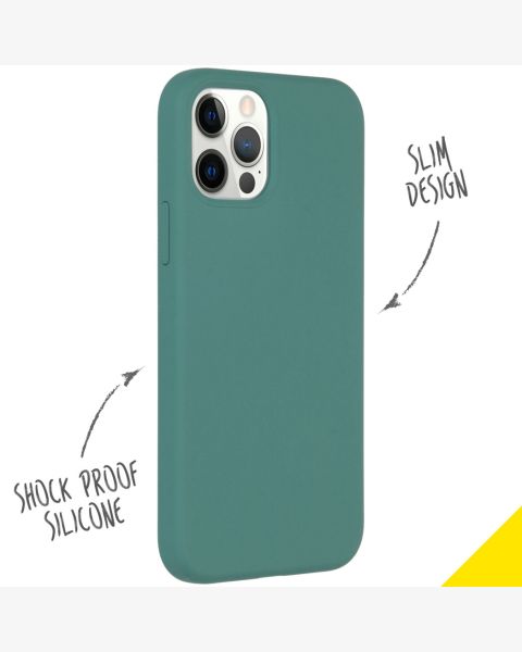 Accezz Liquid Silicone Backcover iPhone 12 (Pro) - Donkergroen / Dunkelgrün  / Dark Green